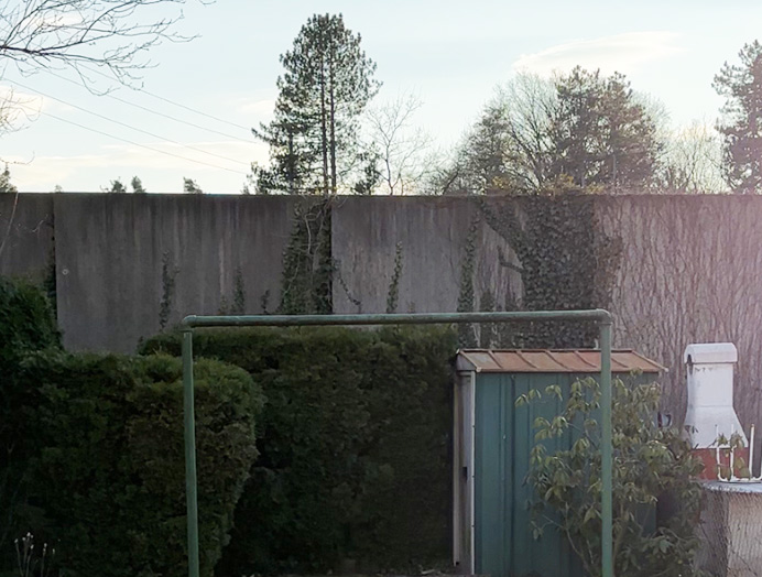 Direkt an der Autobahn